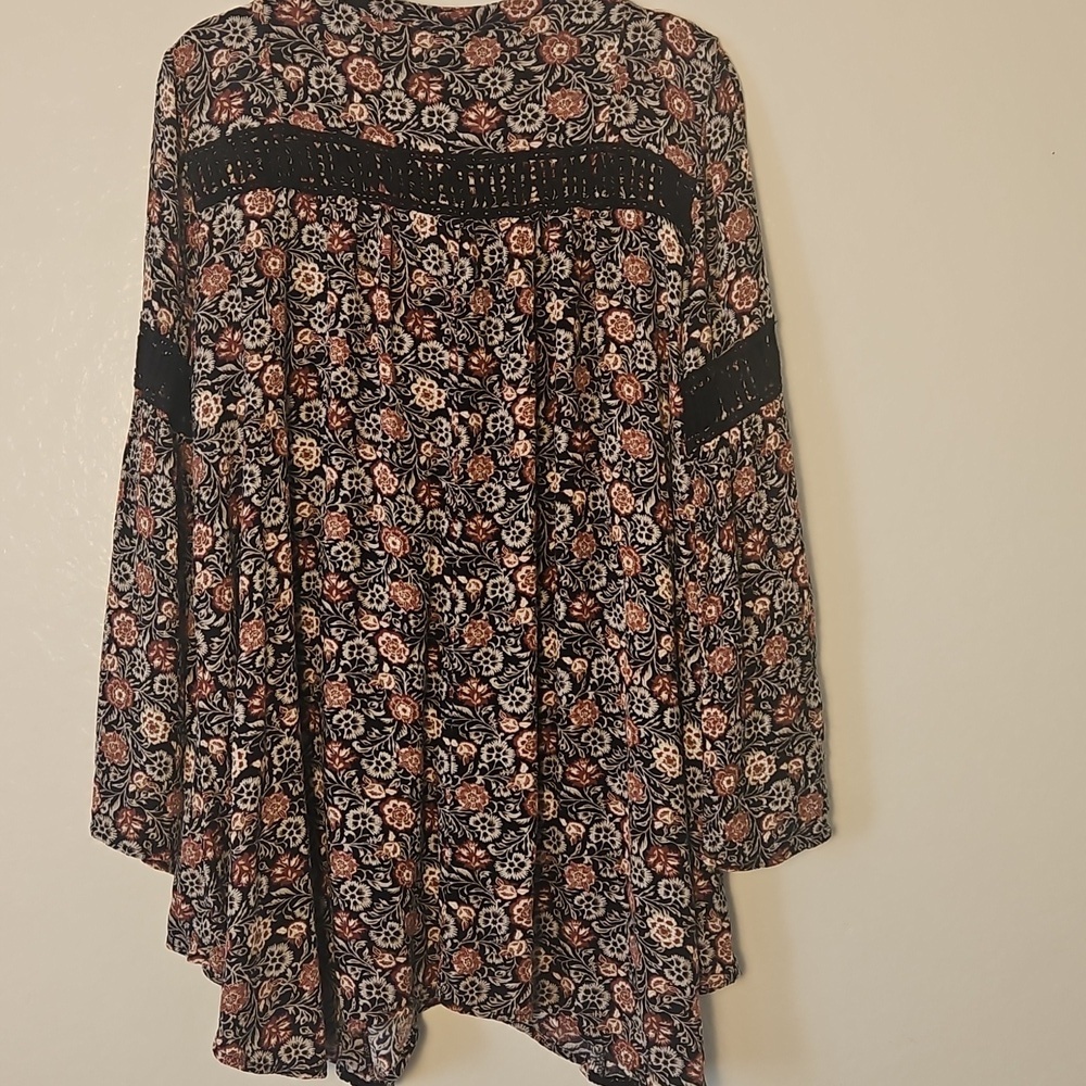 Knox Boho Tunic Rose Black and Red Floral Top - Picture 5 of 7